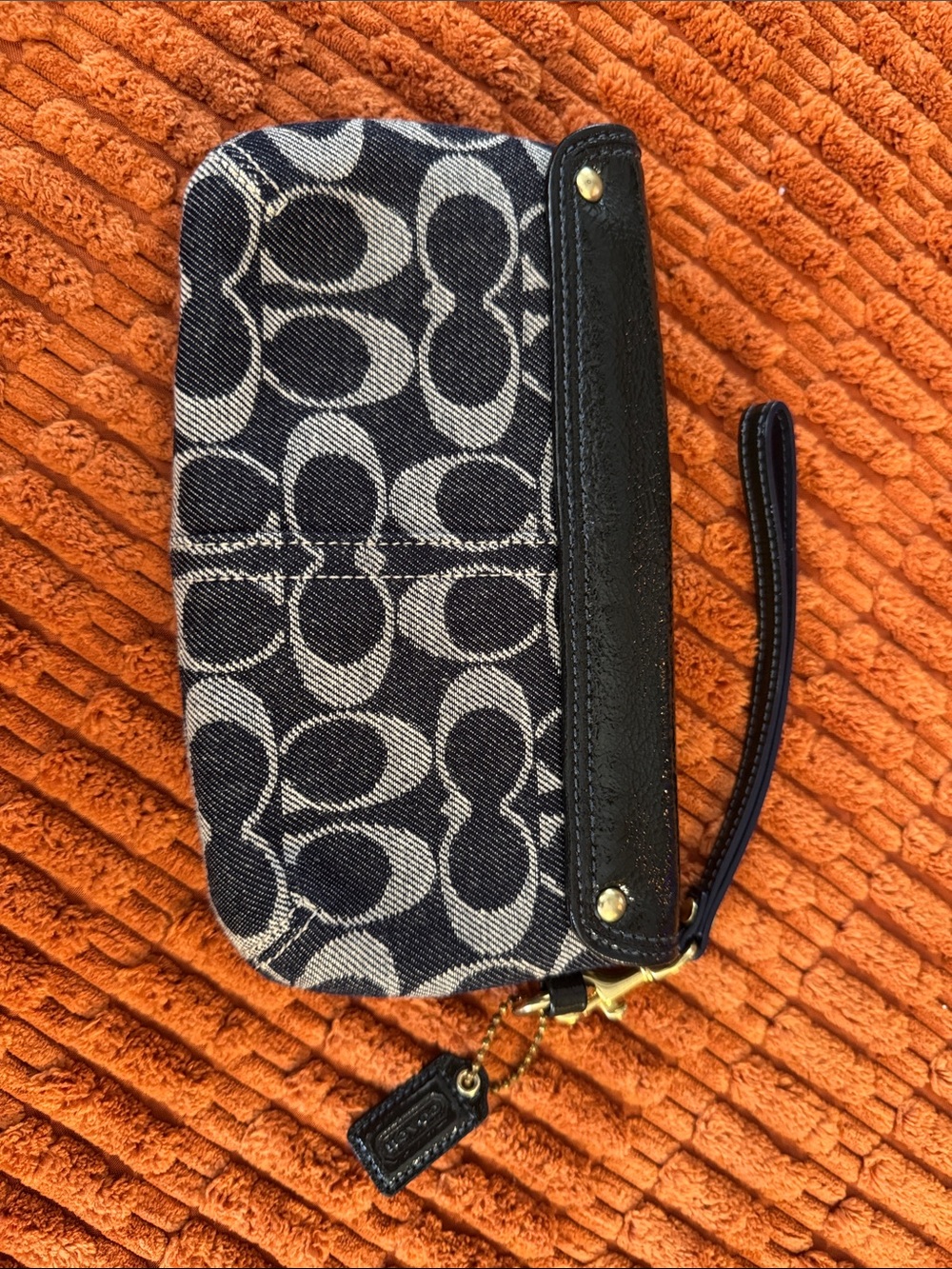Coach canvas and patent leather Bleecker wristlet with tattersall interior - Picture 4 of 5